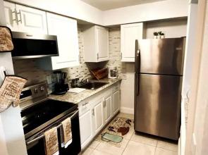 Lovely 2-bedroom 1-bath rental in Oakland Park FL