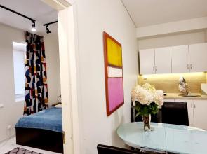 U Metro Gorykovskoy Apartments