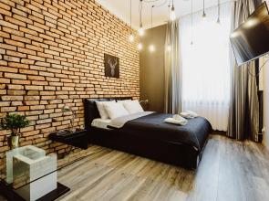 Leo Apartments Main Square