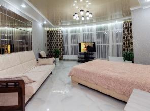 Vip Apartamenty V Tsentre Goroda Maykopa Apartments