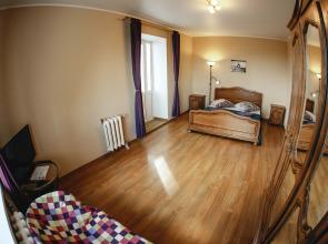 Na Ulitse Lunacharskogo Apartments