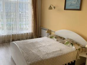 Novomihalovskaya Flat