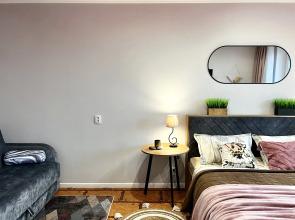 V Tihom Rajone Na Vos'mom Etazhe Apartments