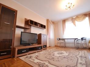 Luxury Apartment in the city center on Nikolskaya 56