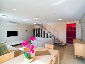 4-komnatnye HomeApart Storozhovskaya, 8 Apartments